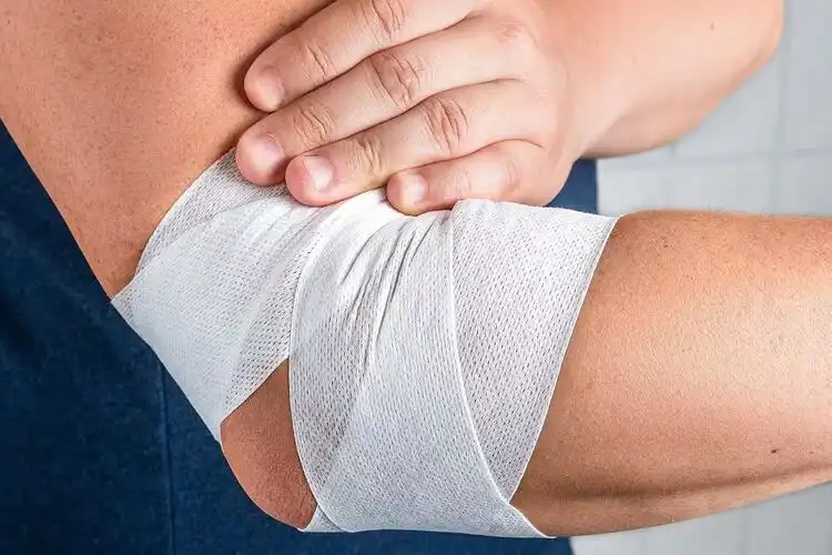 Cotton Adhesive Tape vs Silk Tape: Best Choice for Skin Protection