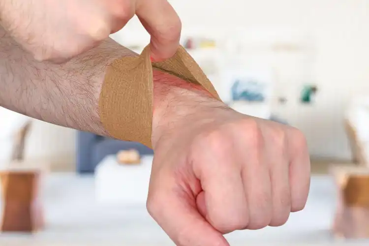How UAE Medical OEMs Benefit from Chinese Cohesive Bandages?